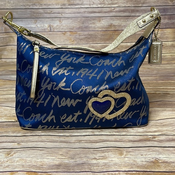 Coach Handbags - 👜Coach Poppy Signature Script New York purse